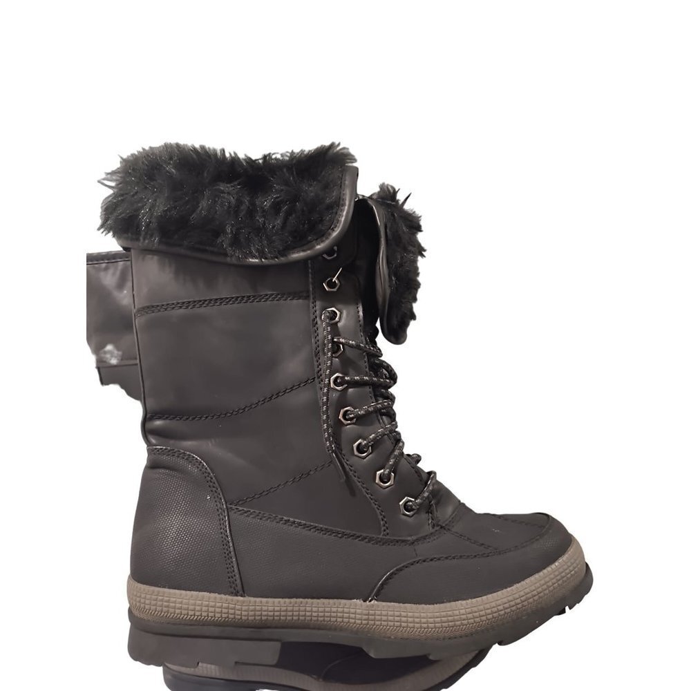Lane Bryant water snow boots Faux fur tie size 9 W New with 2nd pair‎ of laces